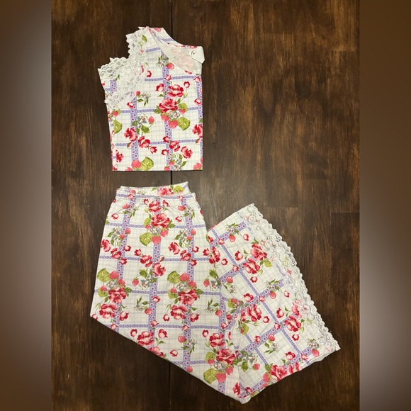 Tralala Other - Women’s Pink Floral Lace-Trim Pajama Set